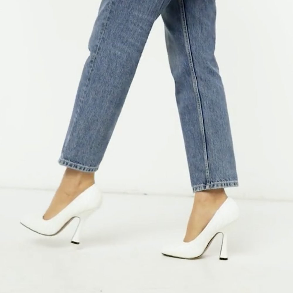 Quilted White Pumps - Picture 13 of 17